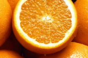 橙子是橘子和柚子杂交出来的吗（橙子和橘子的区别）